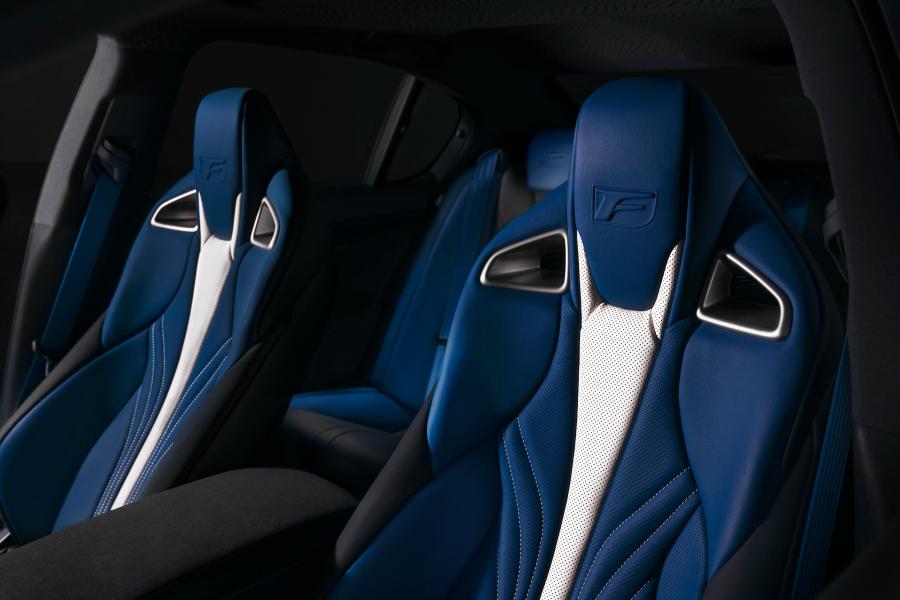 Детали интерьера Lexus GS F 10th Anniversary Limited 2018 года  (NA) (фото 3 из 6)